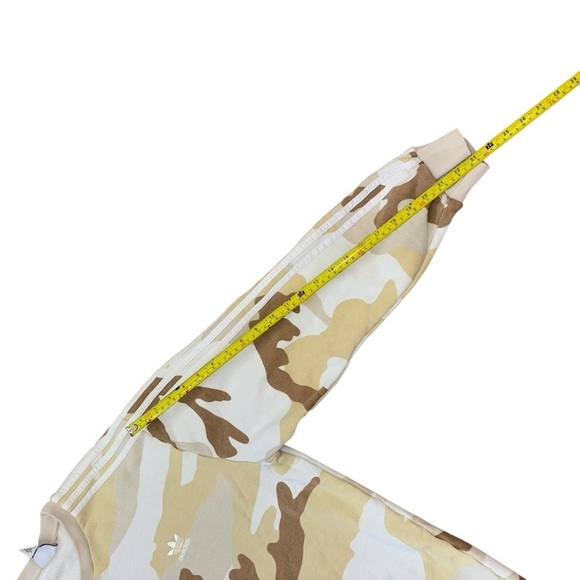 Adidas Tan White Camo Crewneck Sweatshirt Men’s XL Comfortable Cozy Casual Top - Picture 11 of 15